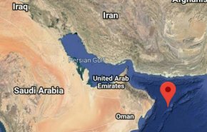 بالصورة.. 'لنكولن' تقف بعيدة عن الخليج الفارسي ومضيق هرمز