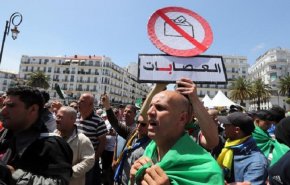 مسيرات جديدة بالجزائر وحديث عن رفض الشعب للانتخابات