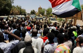 المجلس العسكري يلغي تجميد أنشطة نقابات السودان المهنية