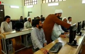 شاهد كيف يقضي طالب في حوزة مشهد العلمية وقته