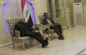 بالصور والفيديو: ظريف في مطار بغداد الدولي