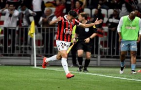 شاهد: حكم فرنسي يوقف المباراة من أجل إفطار لاعب 
