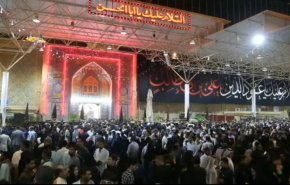 ليلة القدر تمتزج بفاجعة 'تهدمت والله اركان الهدى' في رحاب مرقده