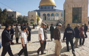 مستوطنون صهاينة يقتحمون الأقصى مجددا