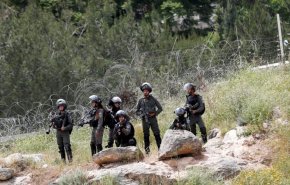 إعتقالات ومصادرة أموال في الضفة المحتلة
