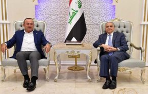 جاويش أوغلو يلتقي نظيره العراقي في بغداد
