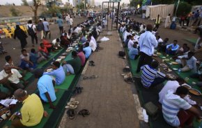 المحتجون في السودان يستعدون لقضاء العيد بالساحات
