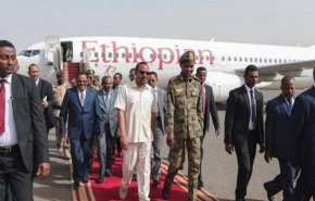  آبي أحمد يجتمع للمرة الثانية مع رئيس المجلس الانتقالي السوداني