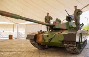 شاهد بالصور..الحشد الشعبي يدشن انموذج دبابة 'الكفيل'