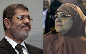 اول تعليق لزوجة محمد مرسي على وفاة زوجها+صورة