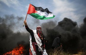 مشارکت هزاران فلسطینی در راهپیمایی بازگشت در غزه با عنوان «سرزمین فروشی نیست»