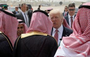 ترامب بين عدم رغبته في الحرب وأموال يدفعها دعاة الحرب 