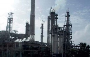 محاولات لربط ناقلة نفط بمصفاة بانياس بعد تفجير خطوط الامداد
