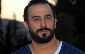 شاهد..قصي خولي يكشف عن زواجه بالسر بصورة مع طفله 