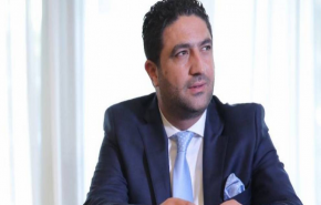من هو الغريب؟.. السيرة الذاتية للوزير اللبناني المستهدف..