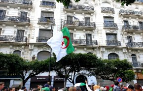 الجزائر.. مبادرة مرتقبة رئاسية بشأن الإنتخابات 