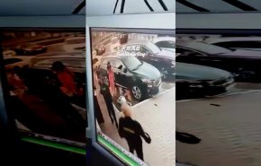 فيديو صادم.. لحظة مروعة لسقوط رجل من بناية شاهقة الارتفاع