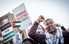 حفيد مانديلا يحضر معرضا فلسطينيا بلندن.. هذا ما قاله