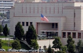 النجباء تطالب اغلاق سفارة اميركا بالعراق وطرد السفير