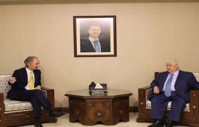 المعلم وبيدرسون يبحثان تشكيل لجنة مناقشة الدستور وآليات وإجراءات عملها 