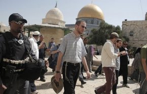 رباط فلسطيني في الأقصى لمنع اقتحامه من المستوطنين