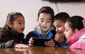 أيها السوريون... أنتم وأطفالكم في خطر! 