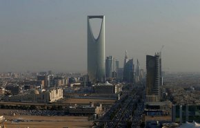 أمير سعودي .. هل نشهد تحليل الخمر بالمملكة؟