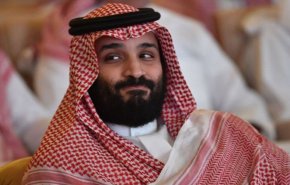 إهانة كبرى من شيخ قطري لابن سلمان: من حقه حماية '....' !!
