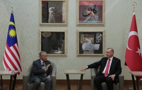 أول ظهور علني لأردوغان بعد شائعة وفاته