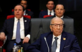 شاهد: هذا ما فعلته تونس بعد وفاة السبسي.. 