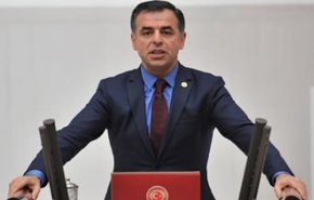 برلماني تركي: أردوغان يتحمل مسؤولية تهجير السوريين