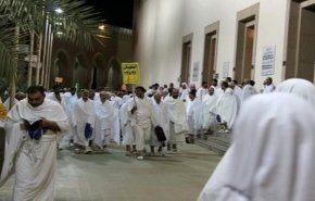 الحجاج الايرانيون يفدون الى الديار المقدسة