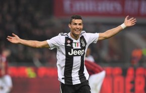 شاهد..هكذا قابل رونالدو رئيس ريال مدريد بعد خلاف طال لشهور