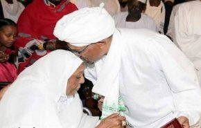 الموت يفجع عمر البشير