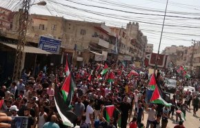 وقفة احتجاجية أمام وزارة العمل بلبنان دعما للفلسطينيين
