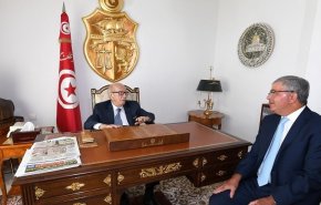 شاهد..هذا ما قاله السبسي لوزير دفاعه قُبيل رحيله