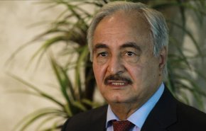 حفتر يصل القاهرة ويلتقي كبار المسؤولين المصريين
