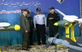 شاهد .. ايران تزيح الستار عن قنابل ذكية متطورة