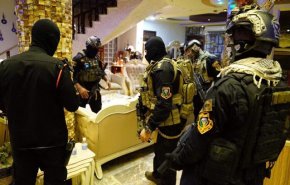 شاهد لحظة القبض على زعيم اكبر مافيا للقمار في العراق
