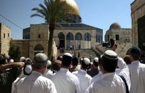 السلطة الفلسطينية تندد باعتداءات الإحتلال ضد المصلين بالأقصى