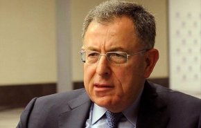 فؤاد السنيورة .. 'سواح' من السياسة الى الغناء!