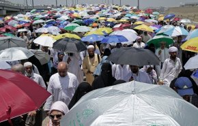 مصر... تعليق رسمي على إعلانات 'العُمرة المجانية'