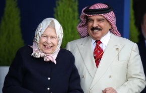هكذا تآمر النظام البحريني على الشعب وأعاد بريطانيا إلى البلاد!