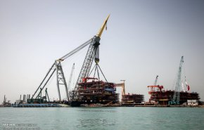 ايران تُركّب منصة بحرية جديدة بحقل بارس الجنوبي