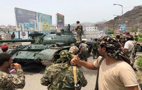 الانتقالي يرفض التخلي عن عدن ويحذر الرياض من رد ساحق