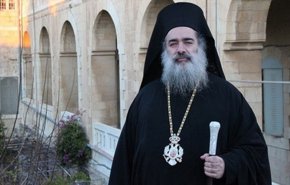المطران حنا: مسيرات العودة تؤكد تمسك الفلسطينيين بالثوابت الوطنية