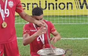 بالفيديو.. جدل بعد حصول المنتخب البحريني على كأس غرب آسيا 