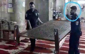الاحتلال يقتحم مصلى باب الرحمة ويصادر بعض الأثاث