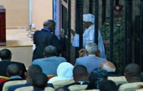 البشير يمثل مرة ثانية أمام المحكمة السبت القادم 