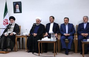 قائد الثورة يؤکد فشل الأعداء في تحقيق طموحاتهم